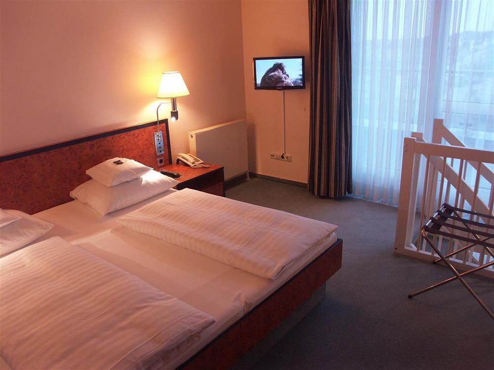 Hotel Arkadia Friedrichsdorf Szoba fotó